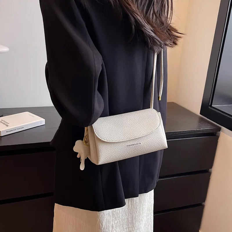 👜Women's High end Fashion Crossbody Bag with Elephant Pendant