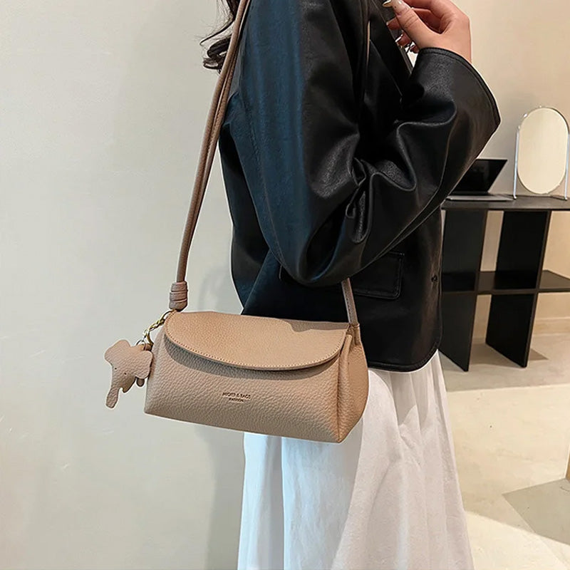 👜Women's High end Fashion Crossbody Bag with Elephant Pendant