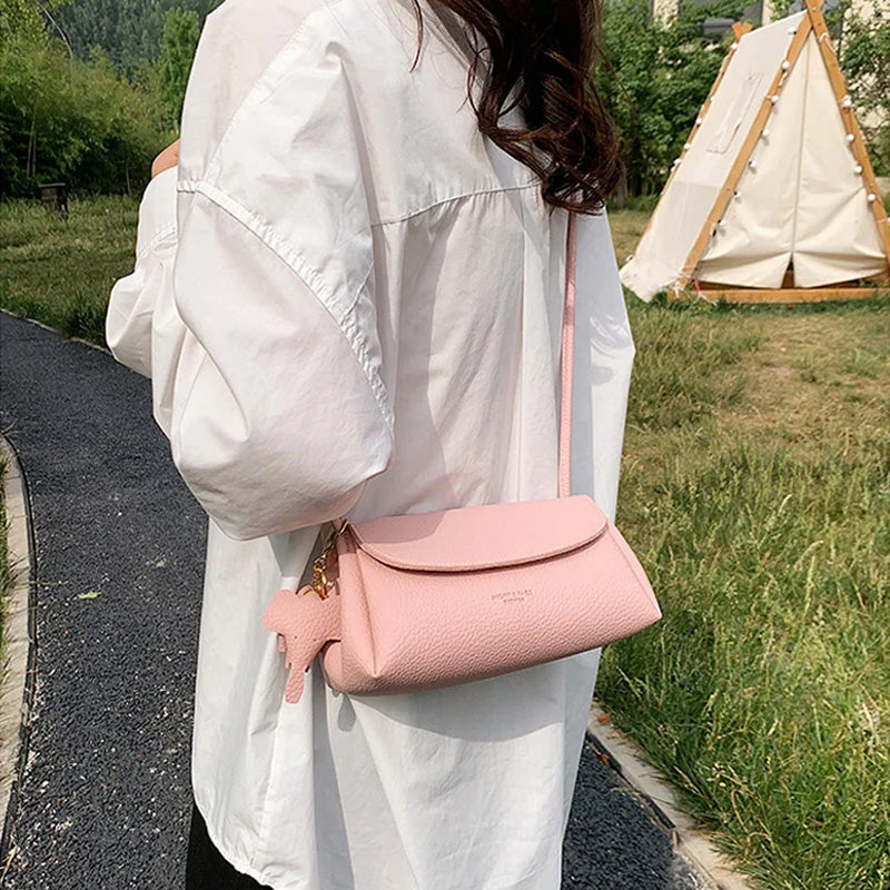 👜Women's High end Fashion Crossbody Bag with Elephant Pendant
