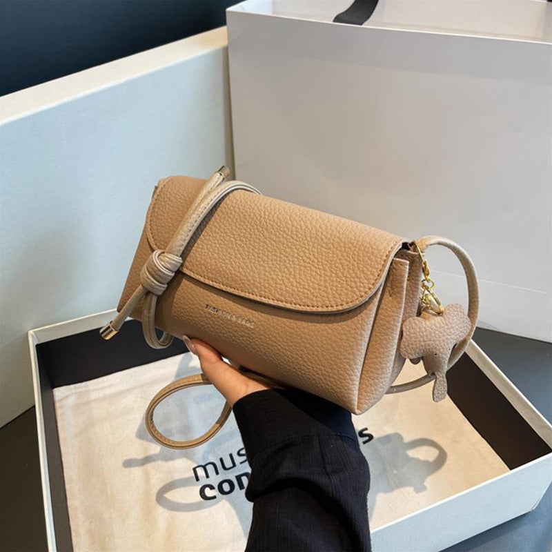 👜Women's High end Fashion Crossbody Bag with Elephant Pendant