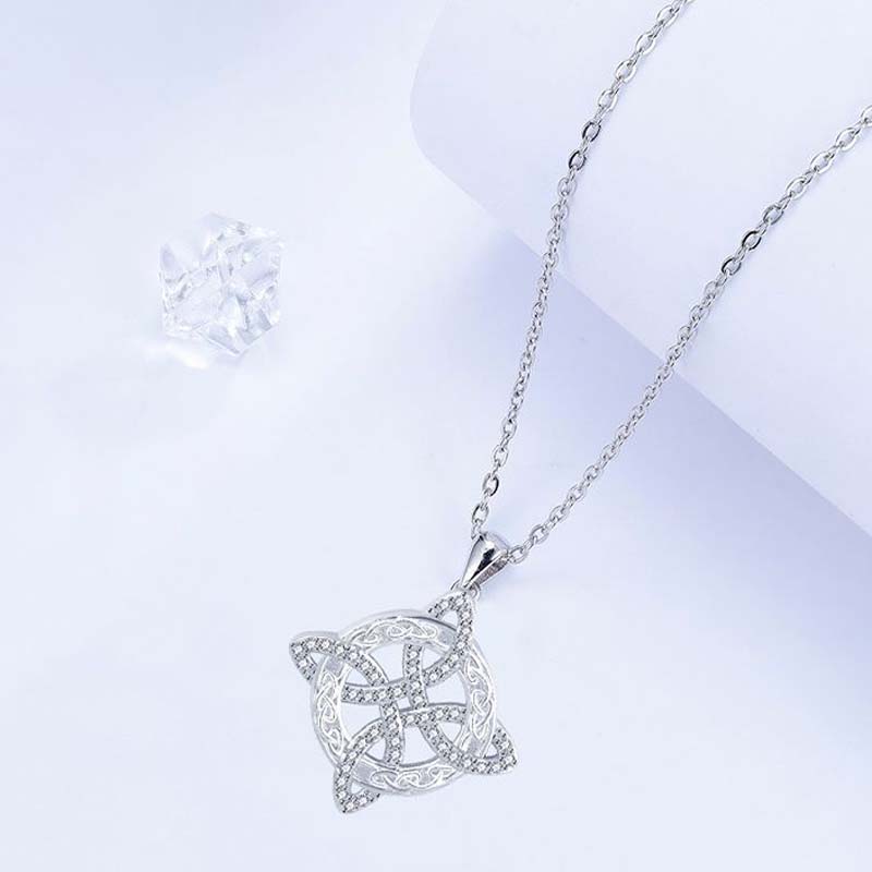 ✨🔥HOT SALE📿Witches Knot Necklace Sparkling Starburst Pendant